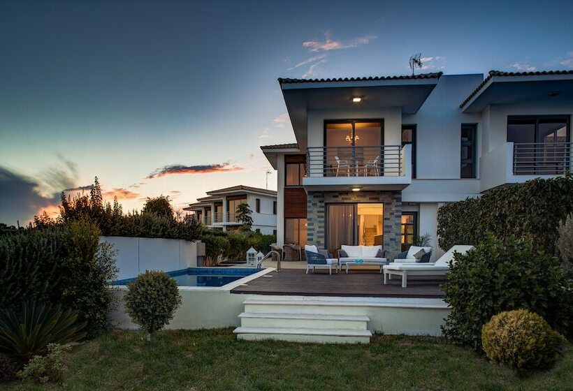 Вилла Deluxe 3 Спальни, Atlantis Gardens