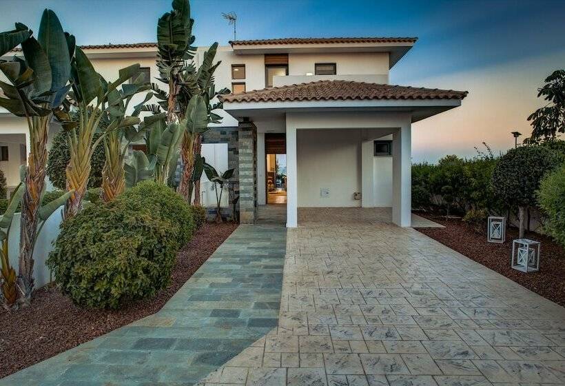 Вилла Deluxe 3 Спальни, Atlantis Gardens