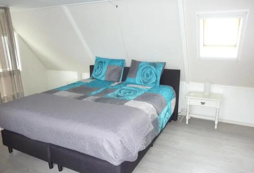 1 Bedroom Apartment Lake View, B&b It Lytshûs