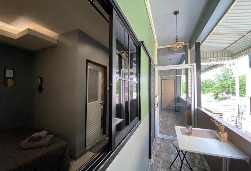 סטודיו סטנדרט עם מרפסת, Varietyd Dayhostel Huahin