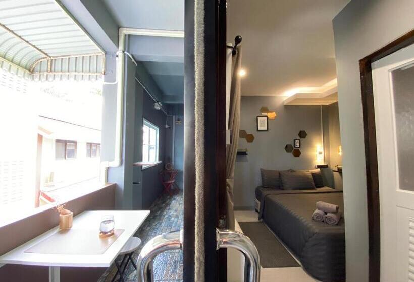 סטודיו סטנדרט עם מרפסת, Varietyd Dayhostel Huahin