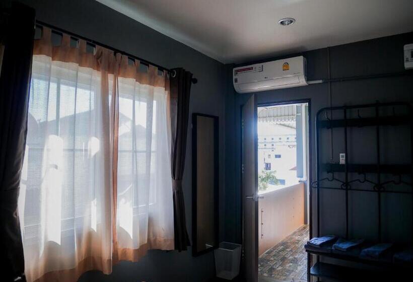 חדר סטנדרט לארבעה, Varietyd Dayhostel Huahin