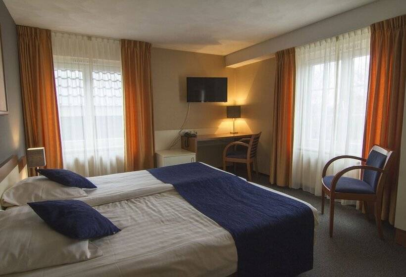 スタンダードルーム, Boer Goossens