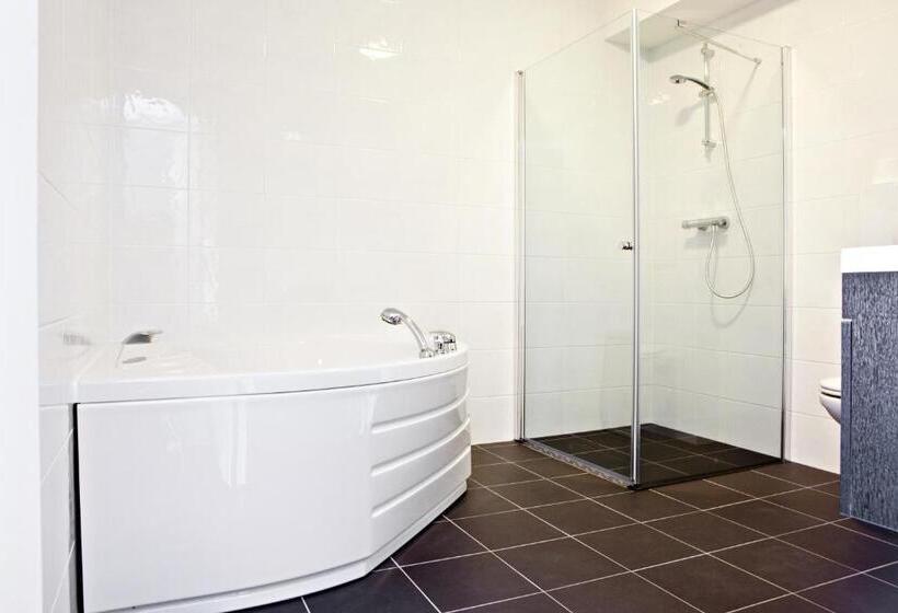 スイート, En Restaurant De Stripe