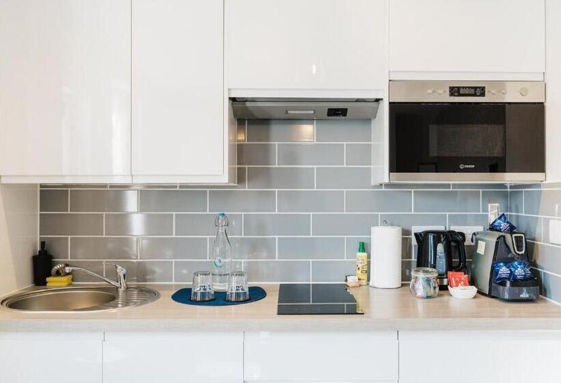 Студия Стандарт, Design Suites Lytham