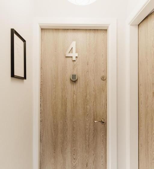 Студия Стандарт, Design Suites Lytham