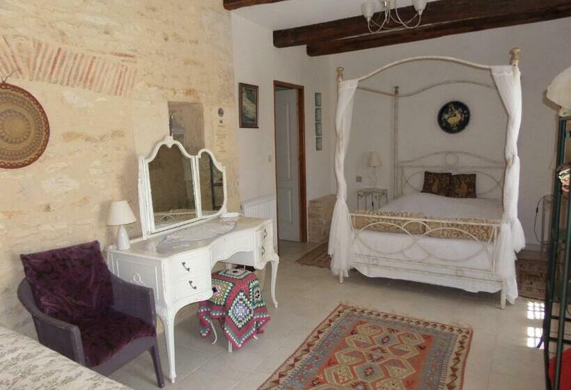 غرفة كومفورت ثلاثية, La Roseraie