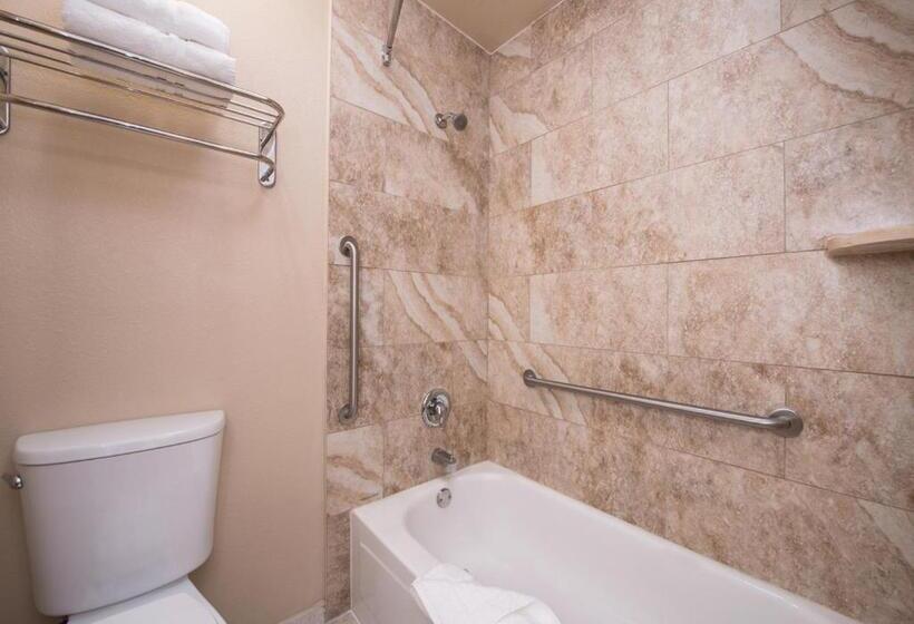 غرفة قياسية سرير كينج, La Fuente Inn & Suites