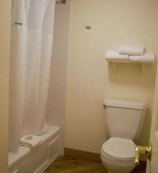 キングサイズベッドのデラックスルーム, La Quinta Inn By Wyndham Austin Capitol / Downtown
