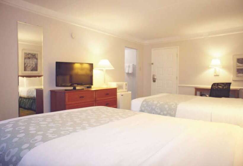 غرفه قياسيه سريرين مزدوجين, La Quinta Inn By Wyndham Kansas City Lenexa