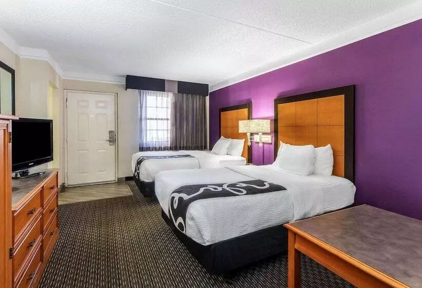 ２ダブルベッドのスタンダードルーム, La Quinta Inn By Wyndham Odessa