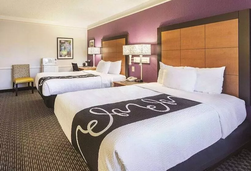 ２ダブルベッドのスタンダードルーム, La Quinta Inn By Wyndham Odessa