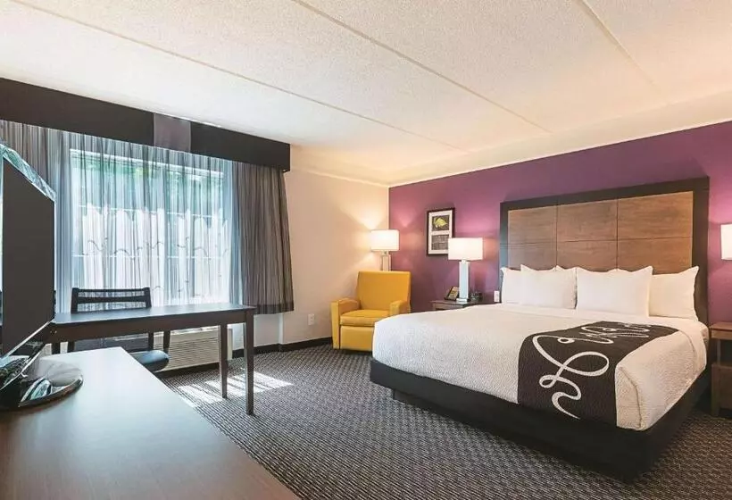 キングサイズベッドのスタンダードルーム, La Quinta By Wyndham Atlanta Alpharetta