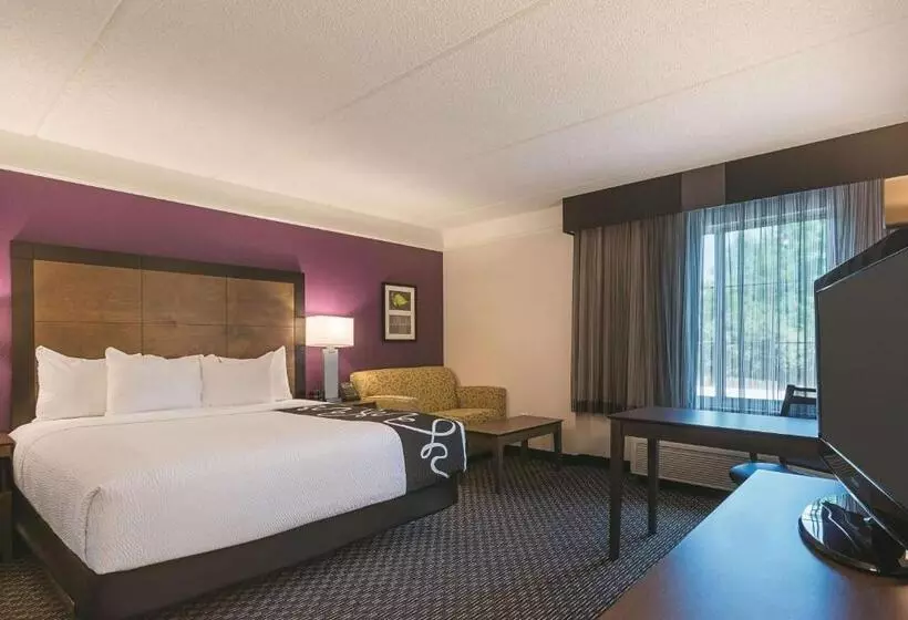 身障者適用キングサイズベッドルーム, La Quinta By Wyndham Atlanta Alpharetta