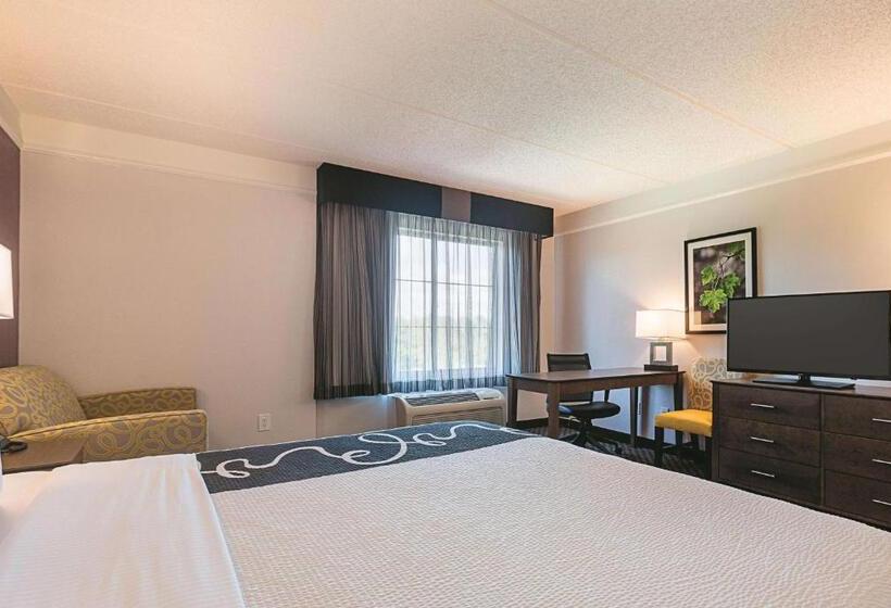 غرفة ديلوكس سرير كينج, La Quinta By Wyndham Atlanta Alpharetta