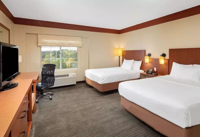 ２ダブルベッドのスタンダードルーム, La Quinta By Wyndham Atlanta Ballpark/galleria