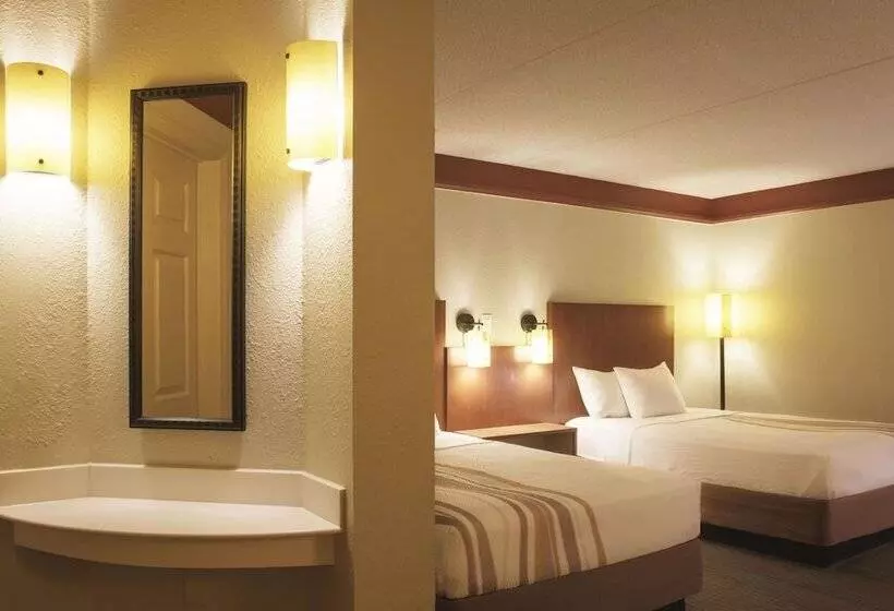 ２ダブルベッドのスタンダードルーム, La Quinta By Wyndham Atlanta Ballpark/galleria