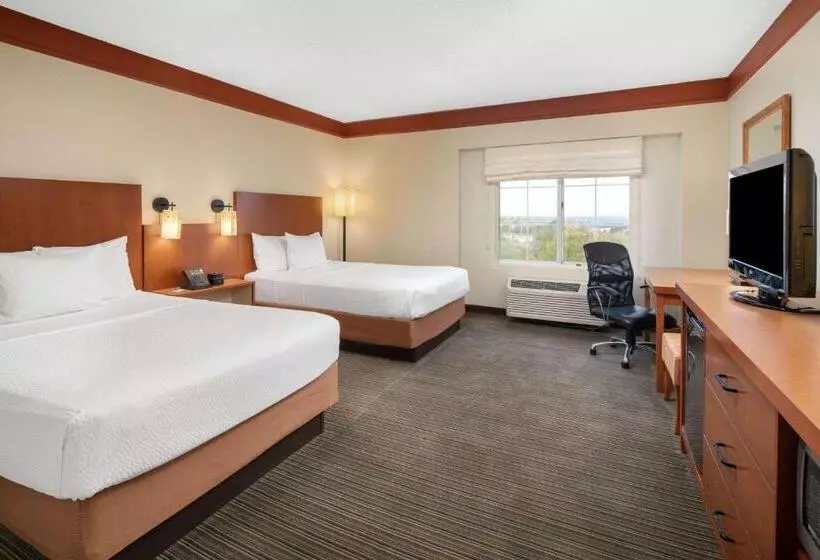 ２ダブルベッドのスタンダードルーム, La Quinta By Wyndham Atlanta Ballpark/galleria