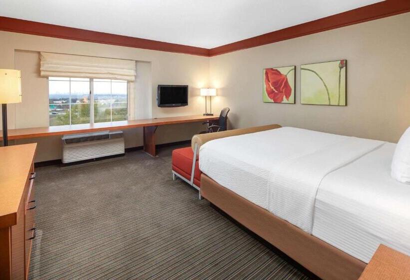 חדר דחוקס עם מיטת קינג, La Quinta By Wyndham Atlanta Ballpark/galleria