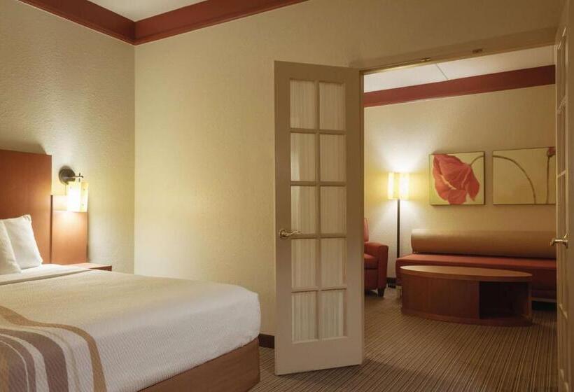 Люкс Кровать Кинг, La Quinta By Wyndham Atlanta Ballpark/galleria