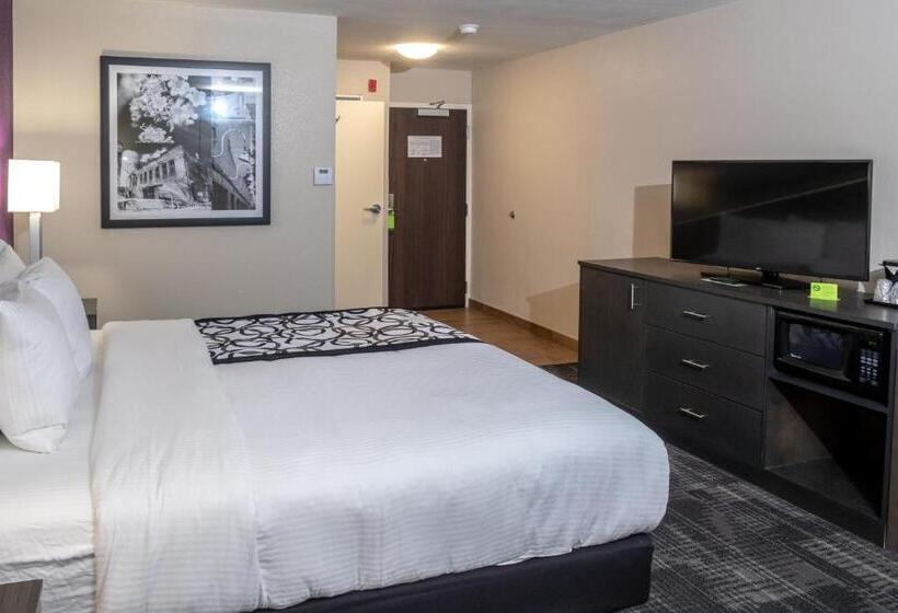 اتاق لوکس با تخت بزرگ, La Quinta By Wyndham Columbus Ms