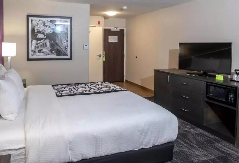 キングサイズベッドのデラックスルーム, La Quinta By Wyndham Columbus Ms
