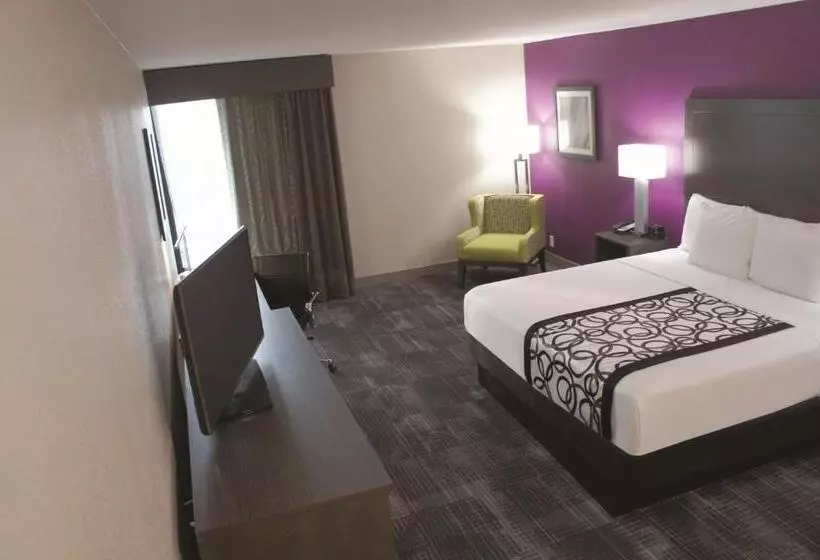 身障者適用キングサイズベッドルーム, La Quinta By Wyndham Columbus Ms