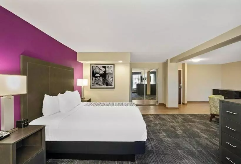 キングサイズベッドのスイートルーム, La Quinta By Wyndham Columbus Ms
