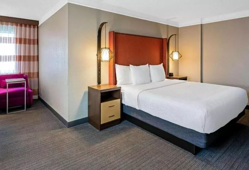 اتاق لوکس با تخت بزرگ, La Quinta By Wyndham San Francisco Airport North   Free Airport Shuttle