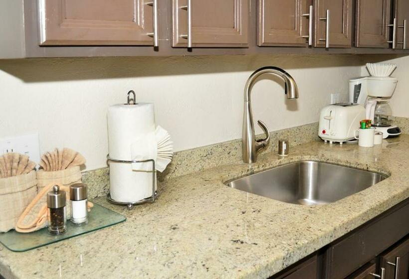 베이직 스튜디오, Laguna Shores Studio Suites