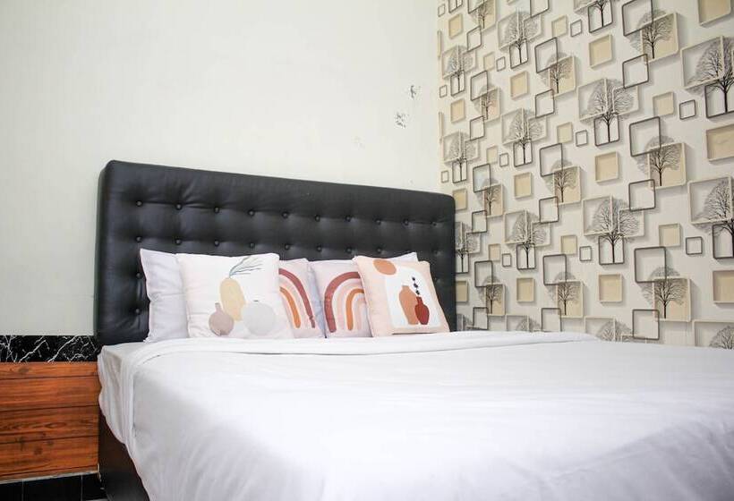 חדר סטנדרט, Capital O 2258 Santana Syariah Guest House
