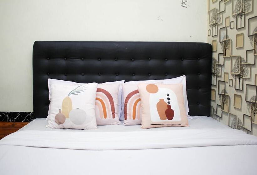 اتاق استاندارد, Capital O 2258 Santana Syariah Guest House