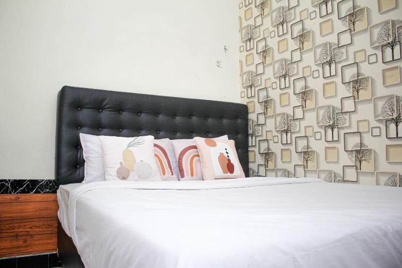 חדר סטנדרט, Capital O 2258 Santana Syariah Guest House