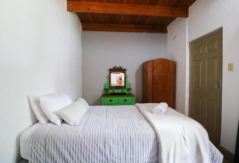 غرفة قياسية فردية, Swallows Nest