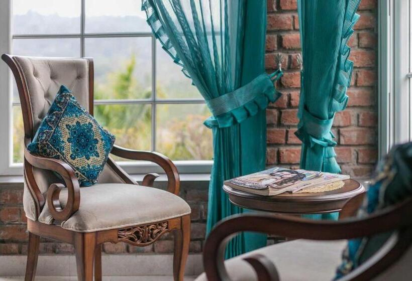 ‫فيلا غرفة نوم واحدة, Stayvista At Brickwood Hill With Outdoor Infinity Pool & Jacuzzi