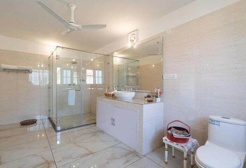 ویلای 3 خوابه, Stayvista At Brickwood Hill With Outdoor Infinity Pool & Jacuzzi