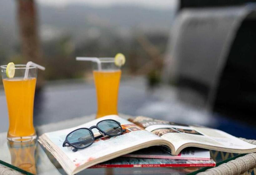 فيلا غرفتين نوم, Stayvista At Brickwood Hill With Outdoor Infinity Pool & Jacuzzi