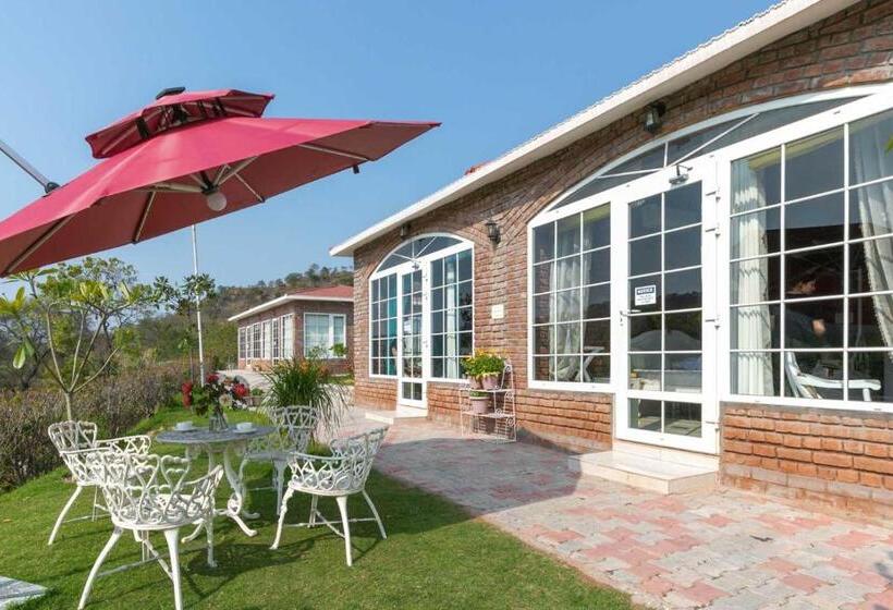 فيلا غرفتين نوم, Stayvista At Brickwood Hill With Outdoor Infinity Pool & Jacuzzi