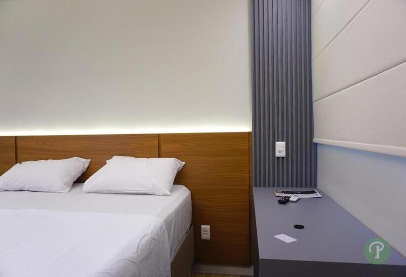 جناح ديلوكس, Park