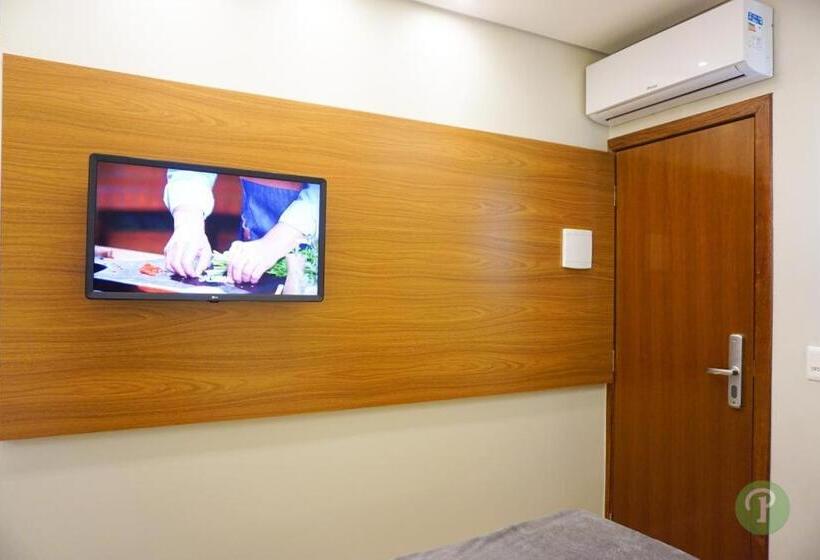 جناح ديلوكس, Park