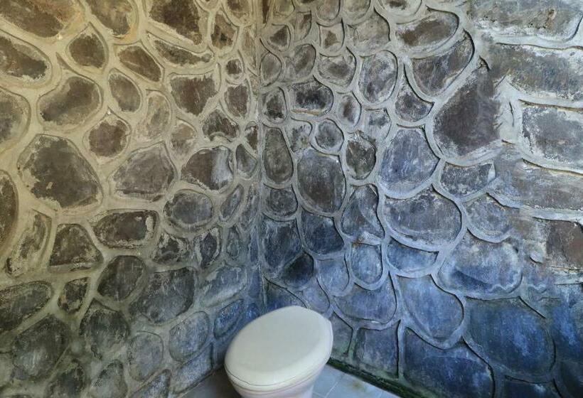 Standard Room, Tara Bar & Resto Air Sanih