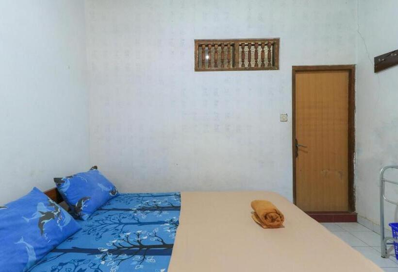 Standard Room, Tara Bar & Resto Air Sanih