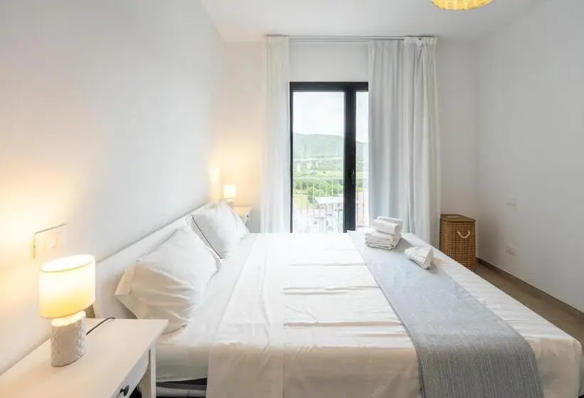 Superior Neljän Hengen Huone, Green Residence Olbia