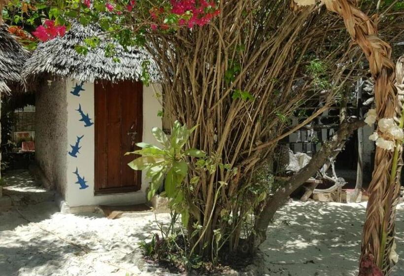 バスルーム共有のトリプルスタンダード, Mustapha' S Place