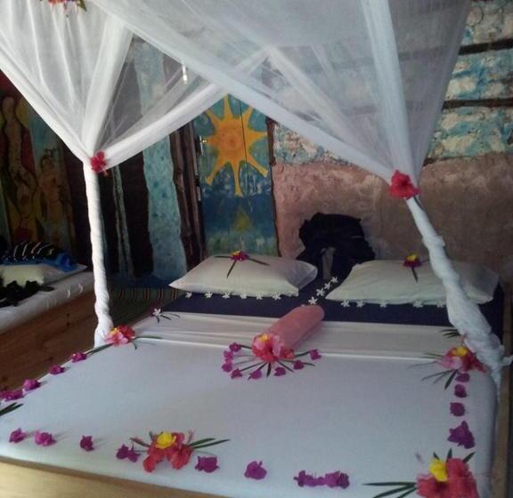 エコノミートリプルルーム, Mustapha' S Place