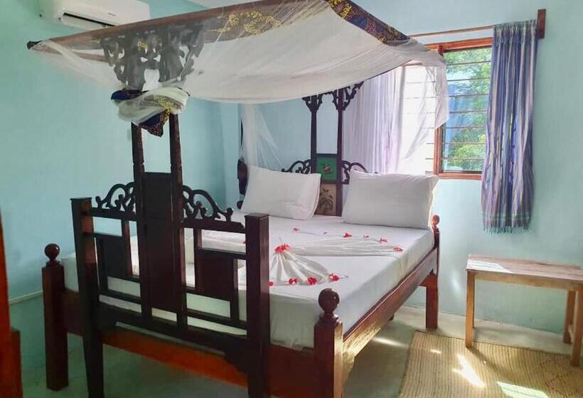 ２ベッドルームアパートメント, Mustapha' S Place