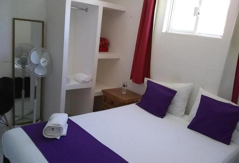 غرفة قياسية, Posada Laura