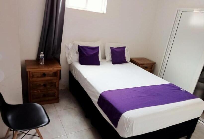 غرفة قياسية, Posada Laura