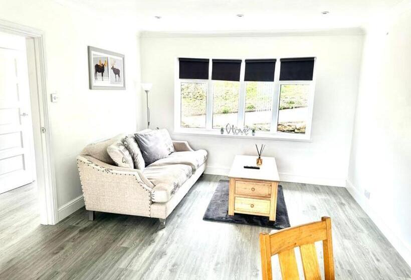 침실 2개 주택, Beacon Fell View