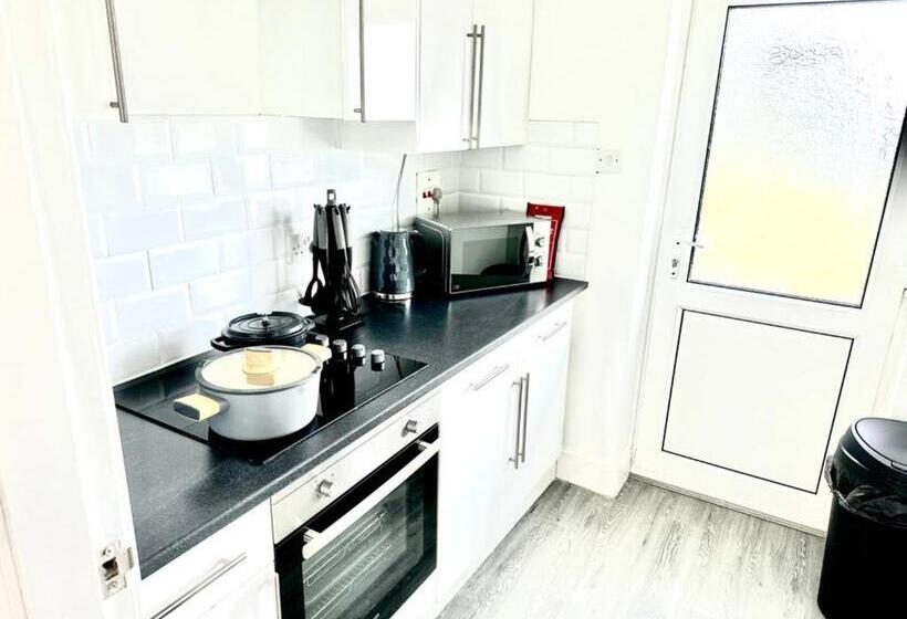 침실 2개 주택, Beacon Fell View